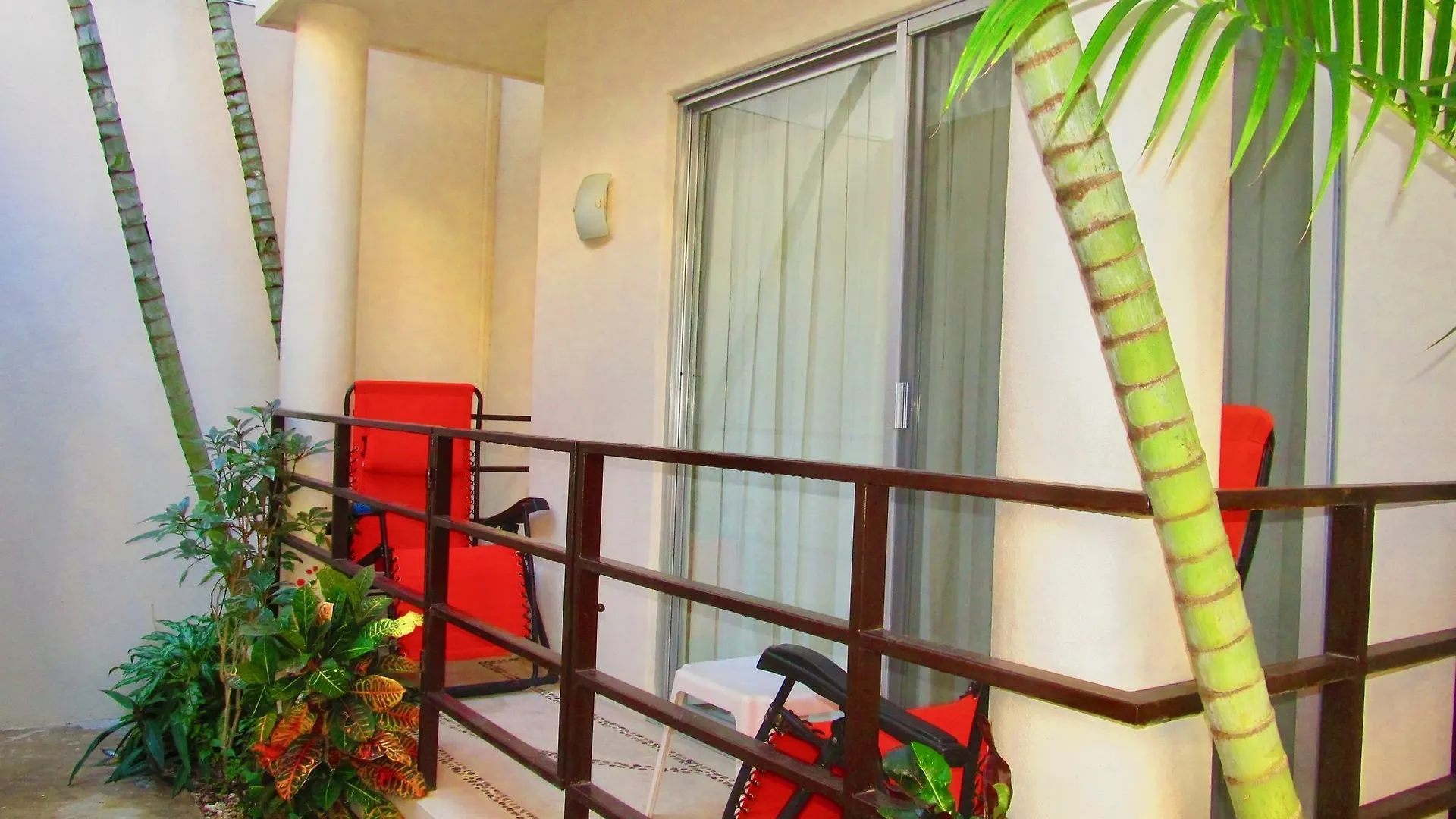 Aqua Terra - Quiet Condo For 4 0*, Playa del Carmen
