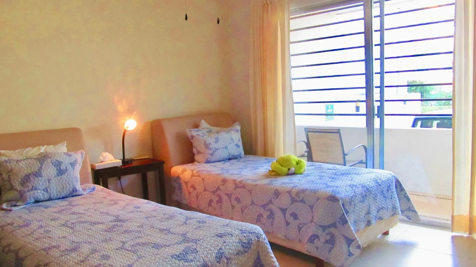 Aqua Terra - Quiet Condo For 4 0*, Playa del Carmen Mexico